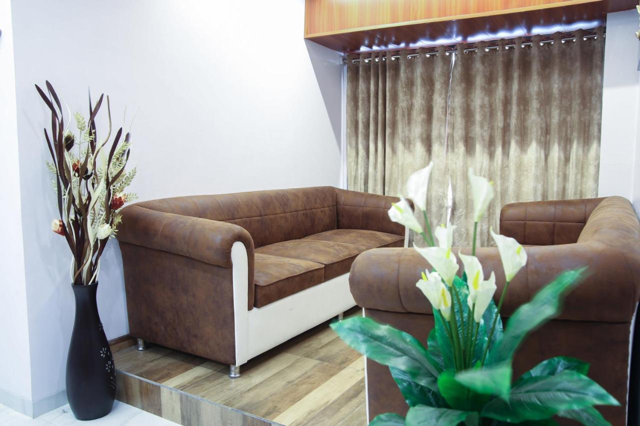 Hotel Apple Inn Navi Mumbai Esterno foto