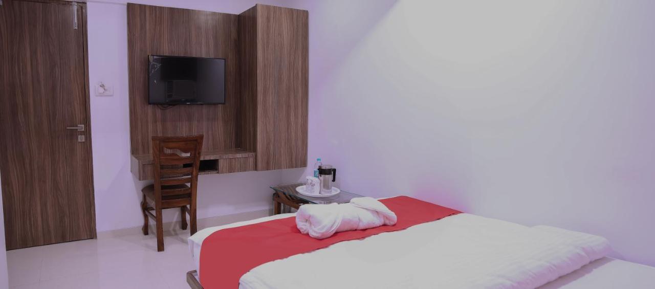Hotel Apple Inn Navi Mumbai Esterno foto